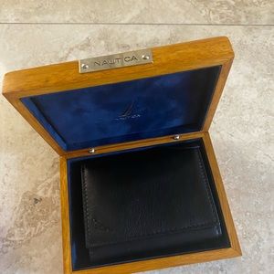 Mens Nautica wallet with box